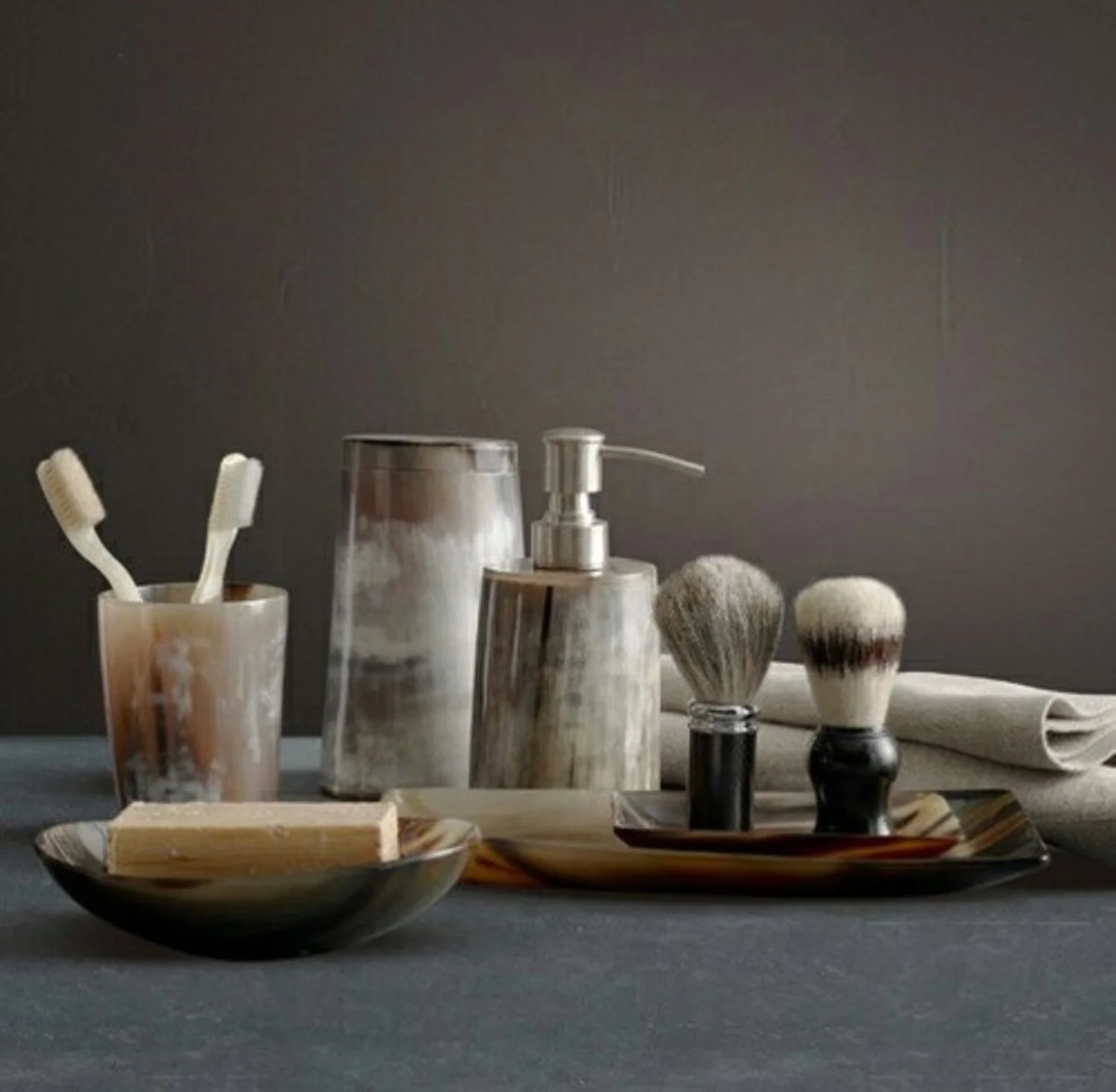 Soap Dish with Tooth Brush Holder Bathroom Accessories Made of Resin Bathroom Set High on Demand Hot Arrival