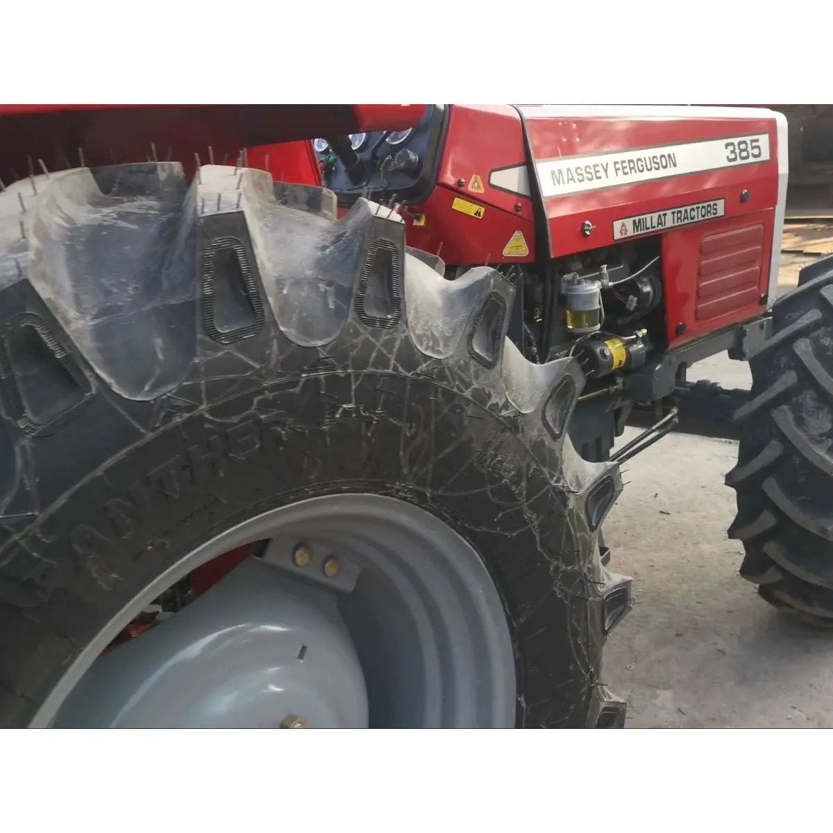 High Performance Massey Ferguson tractor MF 385 4WD 85 HP with Front Weights and Drawbar for African Terrain