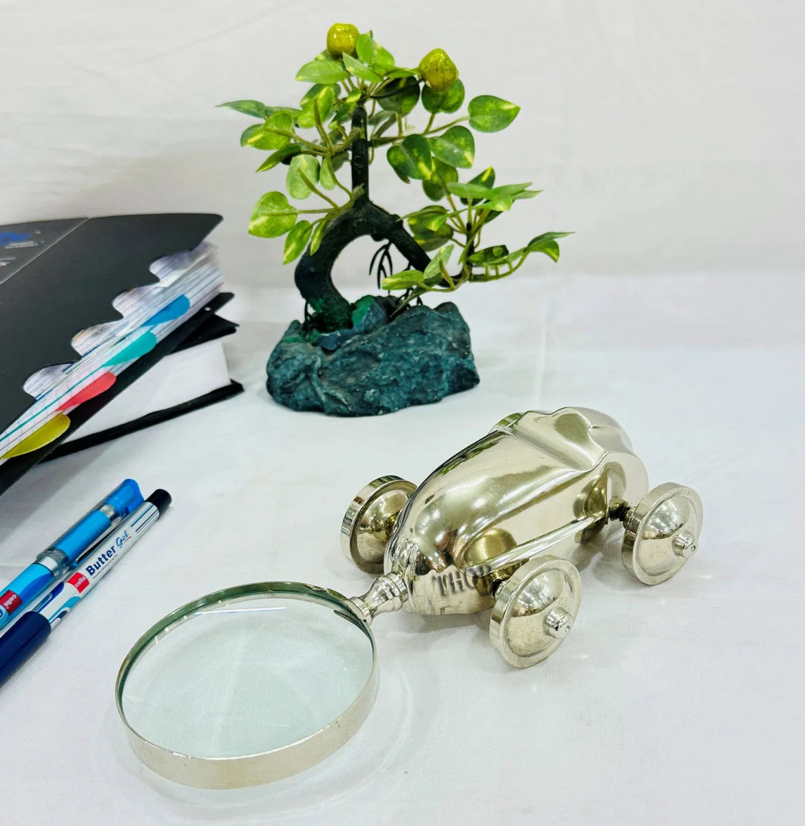 Magnifying Glass Chrome Race Car for Desktop Kids Youth The Elderly