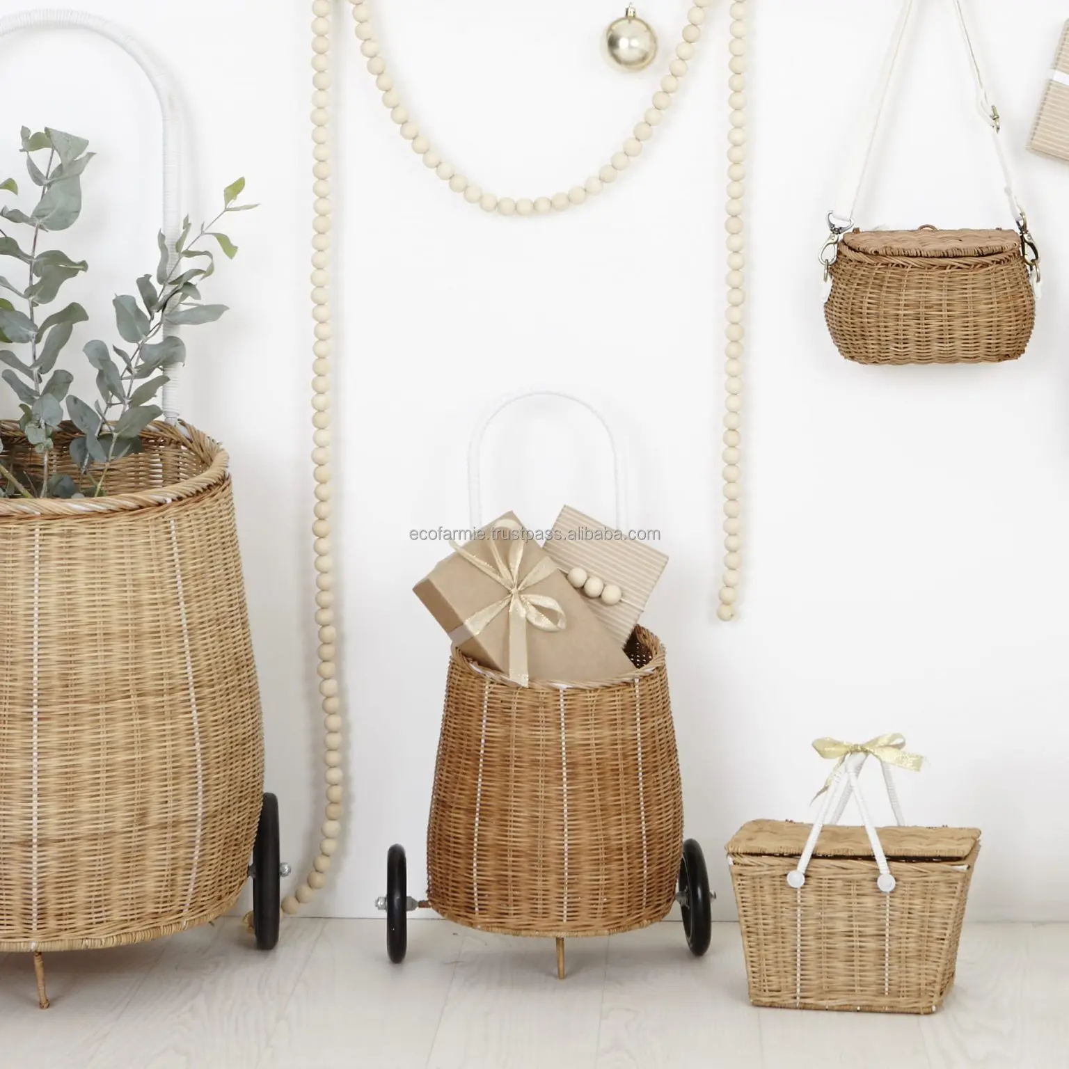 RATTAN MUSHROOM LUGGY - RED - RED/WHITE