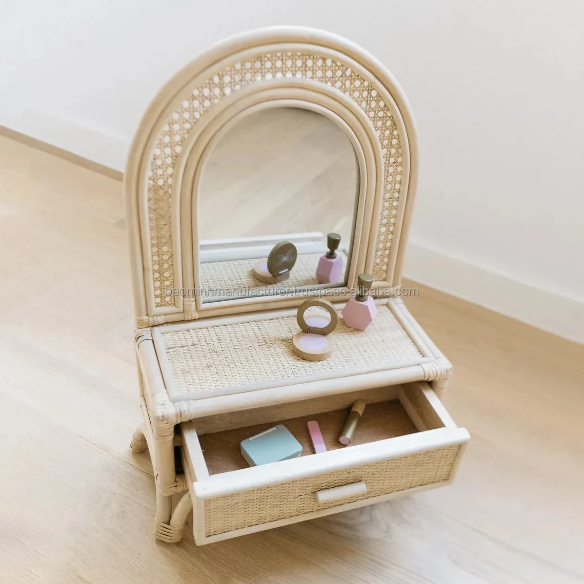 Ecofriendly Arch Kids Rattan Floor Vanity Furniture For Kid Room