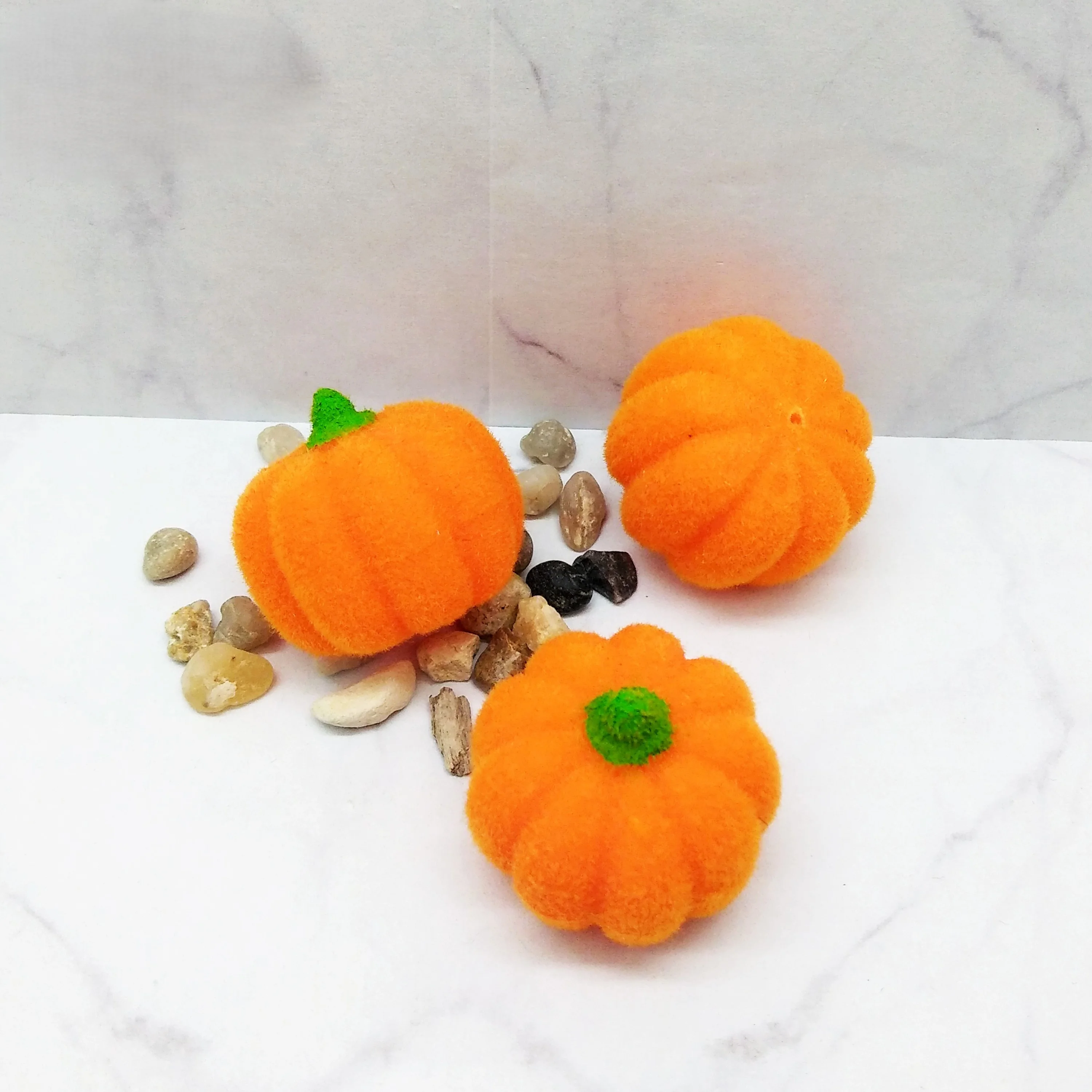 Miniature Flocking Pumpkin 1\