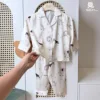 Elefante y ciervo crema