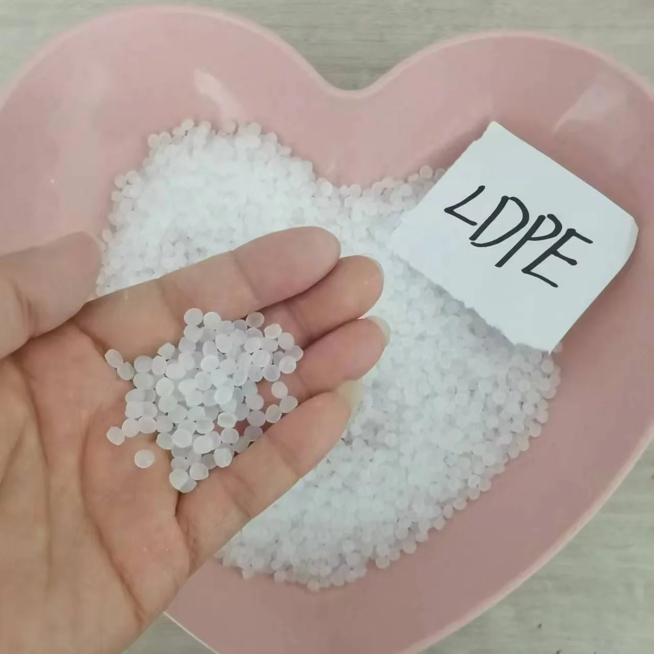 Гранулы из полиэтилена LDPE чистое сырье гранулы от надежного производителя пленка класса