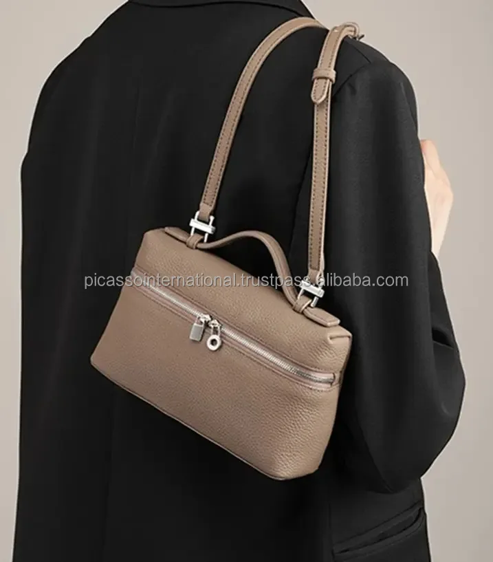 Hot Exclusive Sale on Personalized Cotton Lining Zipper Closure Women's Genuine Leather Tote Handbag for Perfect Birthday Gift