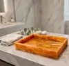 Plateau en résine ambrée