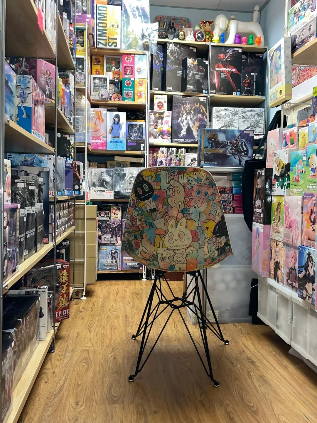 Fujima Ma - HK Studio Aisle & Curator Chair