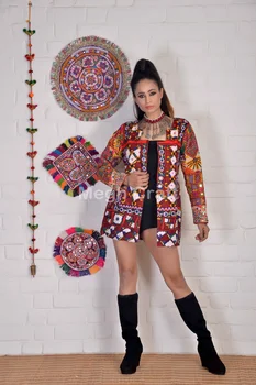 Veste Courte Banjara Vintage Brodée Rouge - Fait Main, Taille M, Coton, Style Bohème