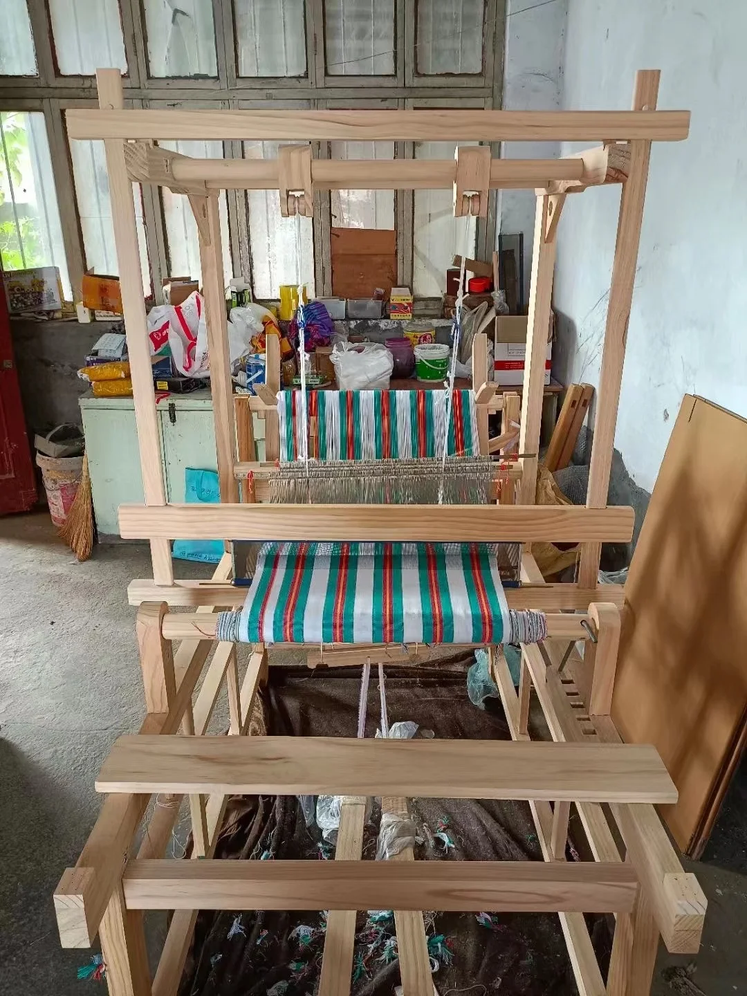 Traditional Hand Loom Shuttle Power Weaving Machine Old School Style