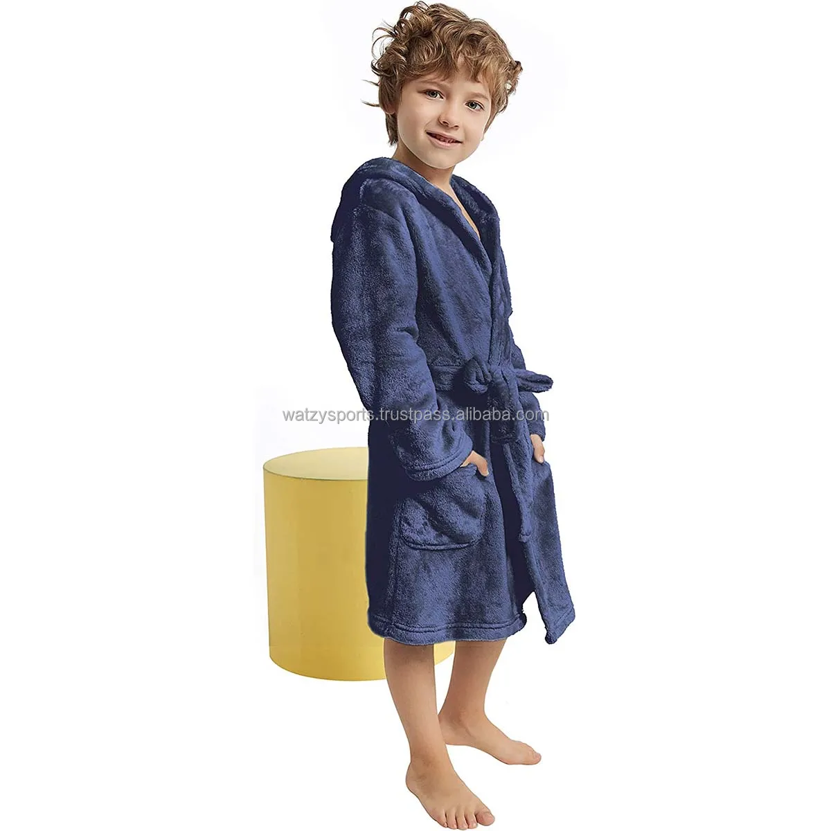 Dashing Look Comfy Sleepwear Boys Girls Fleece Bathrobe Hooded Toddler Soft Fuzzy Robe For Kids