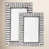 CONFORMÉMENT AUX IMAGES
