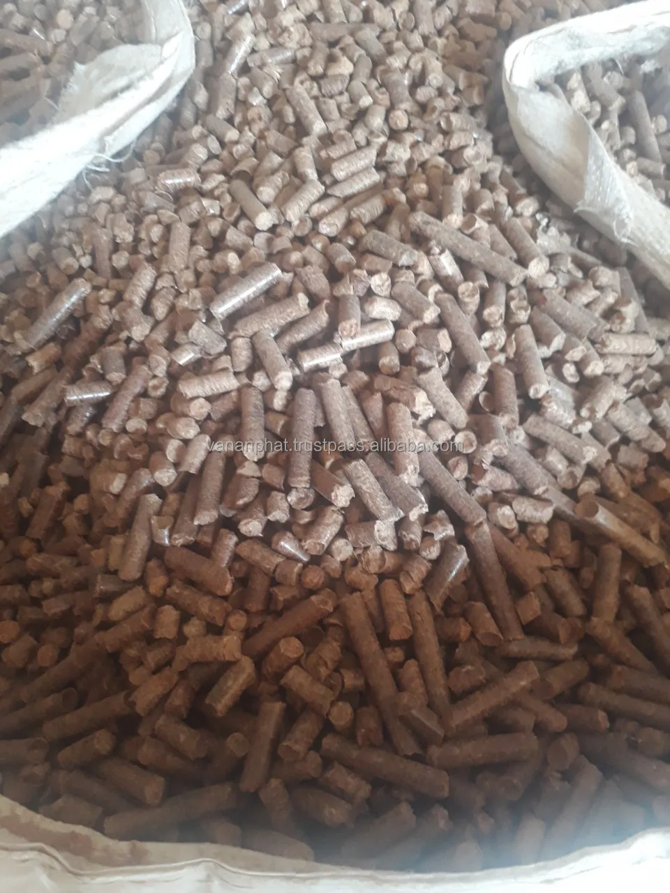 Din Plus En Plus Wood Pellets A1 A2 15kg Bags For Sale Buy Wooden