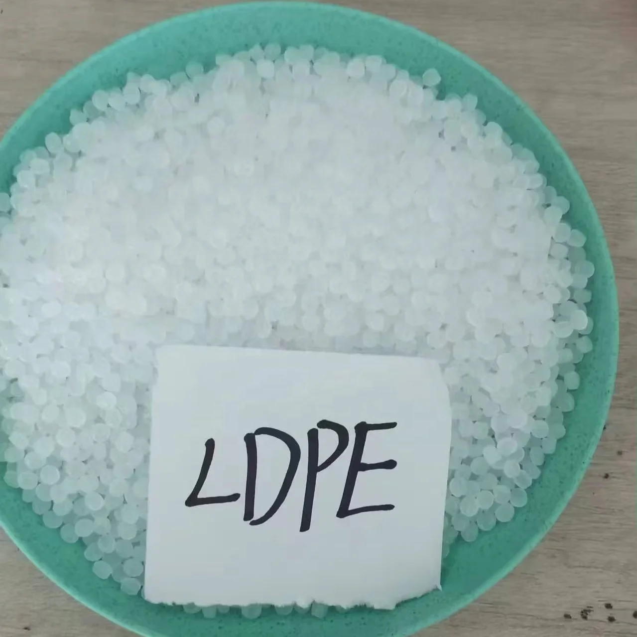 Гранулы из полиэтилена LDPE чистое сырье гранулы от надежного производителя пленка класса