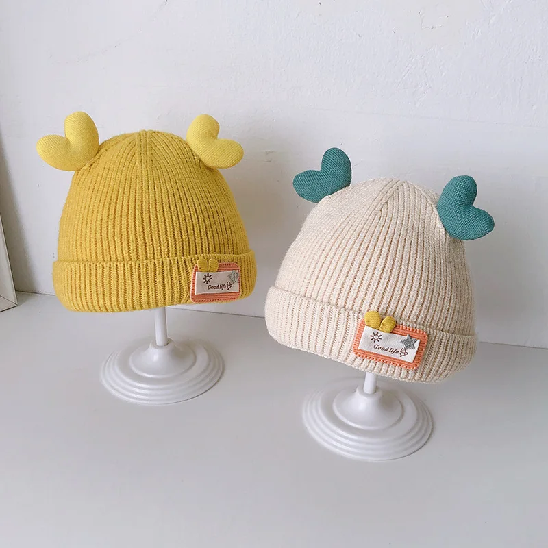 Новинка 2022 популярная зимняя Милая вязаная крючком Детская шапка с 3D любовным сердцем и кошачьими ушками плотные теплые вязаные вручную шапки для