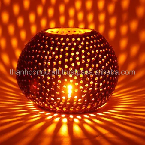 Специальный вьетнамский подсвечник из скорлупы кокоса