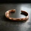 CONFORMÉMENT À L'IMAGE