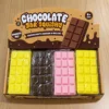 Juguetes blandos de chocolate en caja