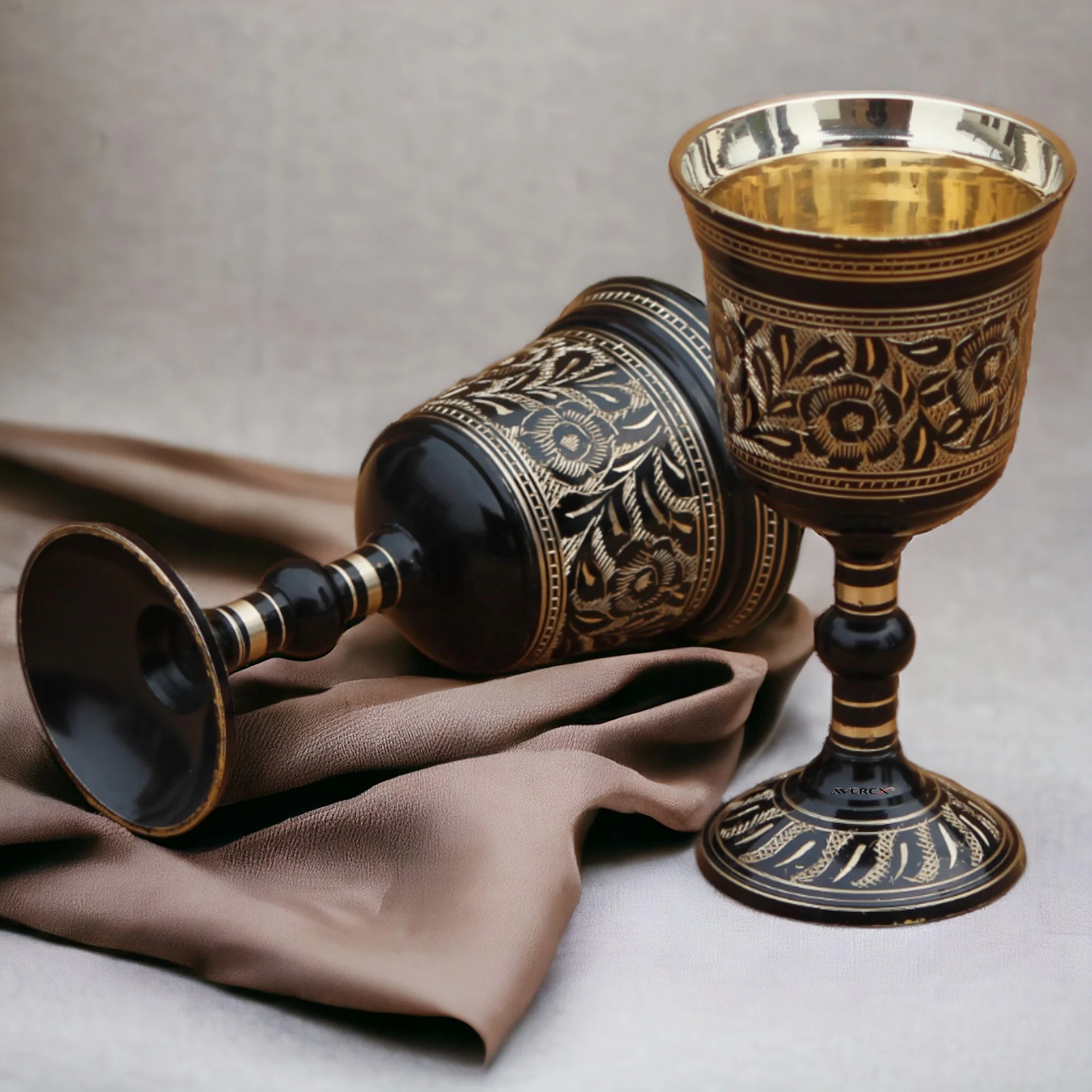 Однотонная латунная винная чаша ручной работы королевская Готическая герметичная элегантная для офисного декора в средневековом стиле