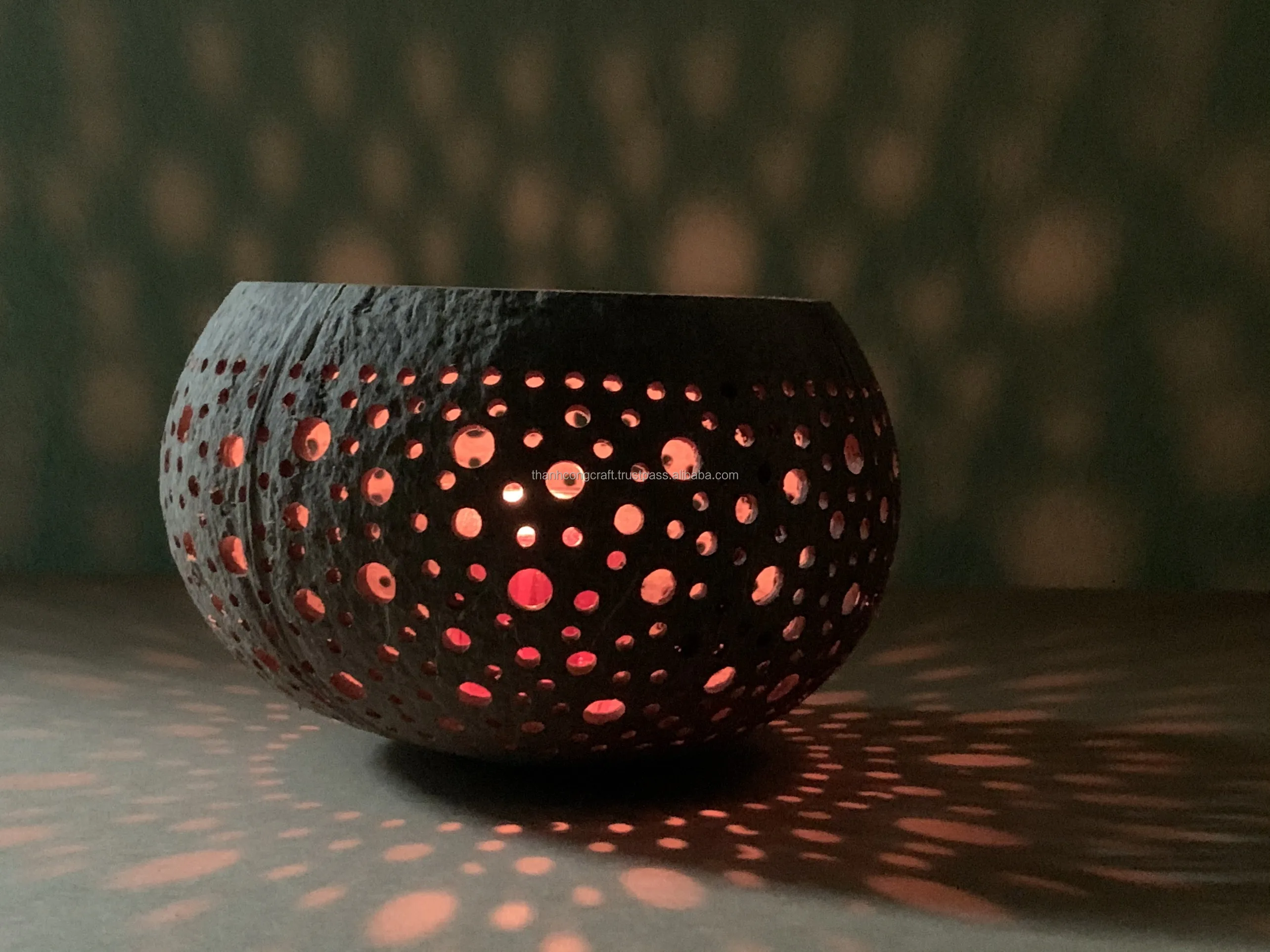 Лидер продаж 2021! Недорогой подсвечник из натуральной скорлупы кокоса ручной работы с индивидуальным дизайном