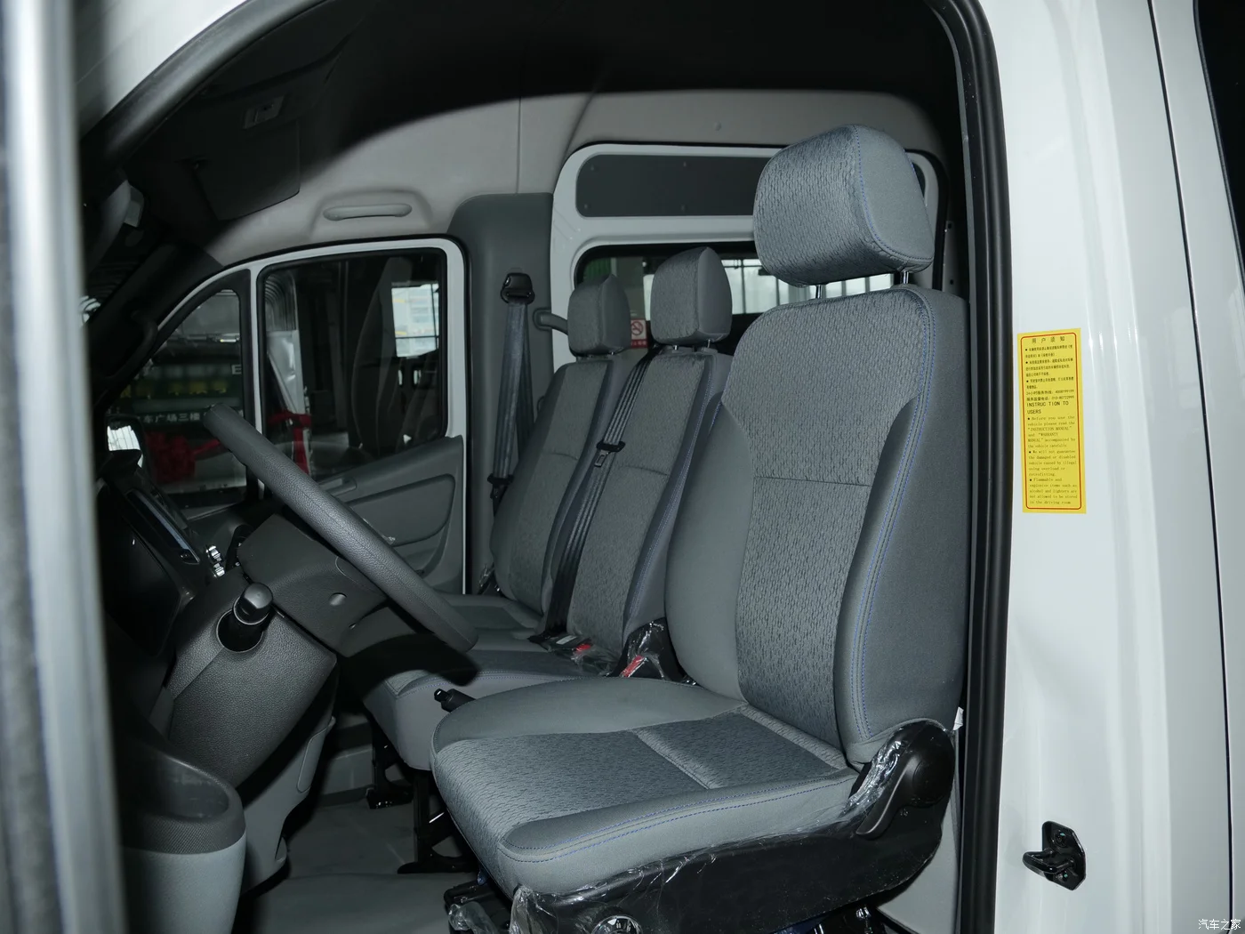 2024 Foton Toano Diesel Minibus  2.0T 5/6/7/9 /14/16/17/18 Seats in Stock Low Price Coach Bus Toyota Mini Bus