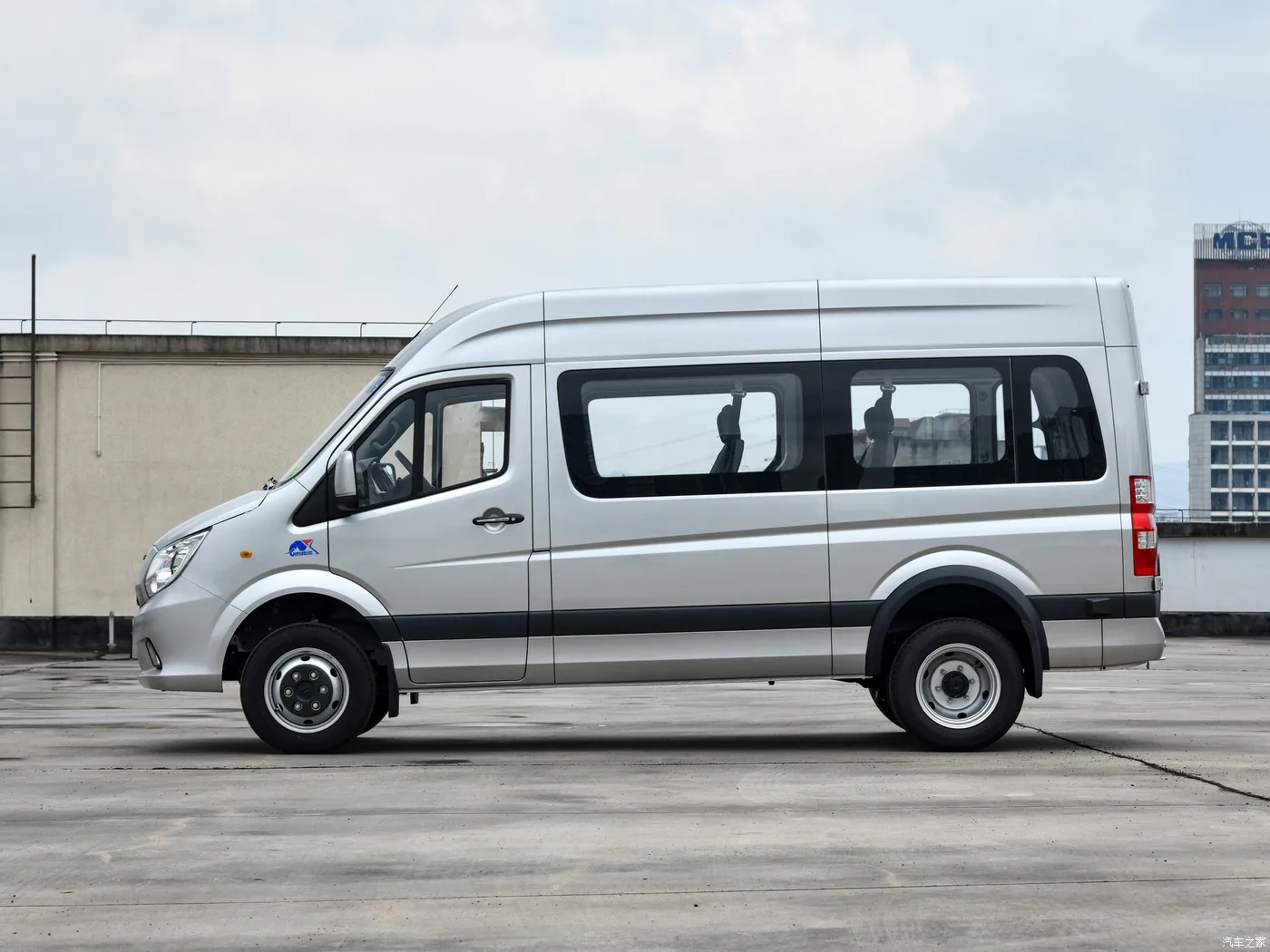 2024 Foton Toano Diesel Minibus  2.0T 5/6/7/9 /14/16/17/18 Seats in Stock Low Price Coach Bus Toyota Mini Bus
