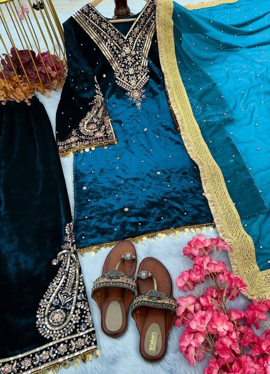 Pakistani Designer Velvet Suit Zari Embroidered Velvet Partywear Dress with Bell Sleeves Readymade 3 Piece Velvet Suit