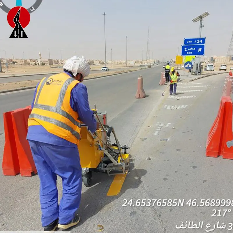 Smoother Traffic Line Equipment Hand Push Thermoplastic Road Marking Machine Designed for Crosswalks Lines Parking Lot Painting