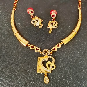 Most Selling Classic Style Gold Ethnic Jewelry Set Custom-shaped Earrings for Weddings and Parties Worldwide Export