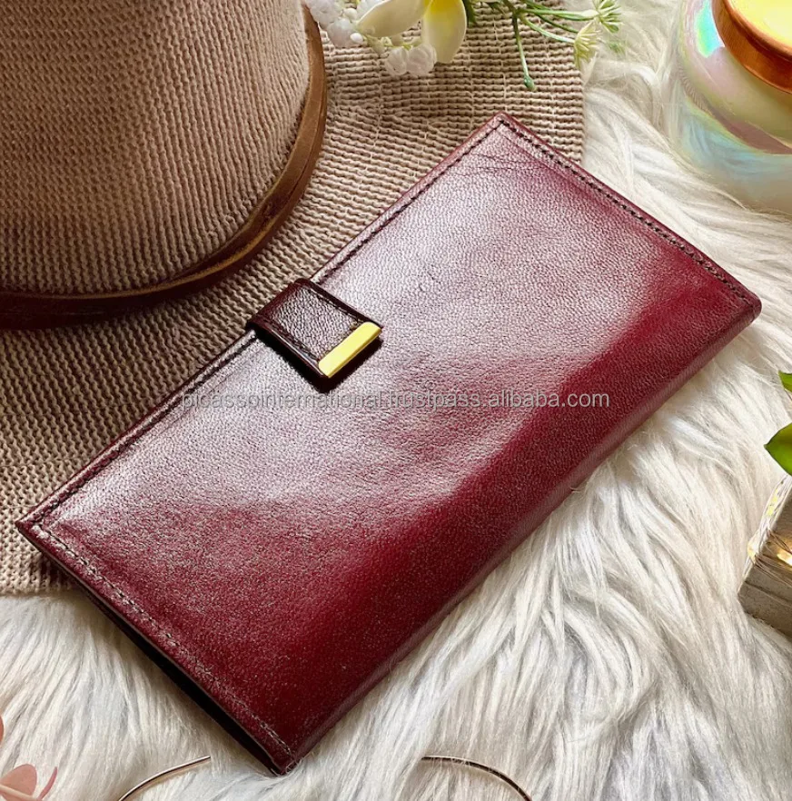 Stylish Look Modern Design Open Closure Type Matching Stitching 100% Genuine Leather Women and Unisex Wallet at Reasonable Price