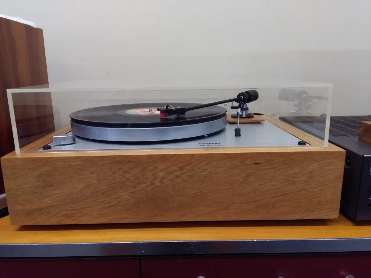 Turntable Acrylic Dust Cover Universal Acrylic Record Player Dust Cover Suitable for Turntable Plexiglass Dust Cover