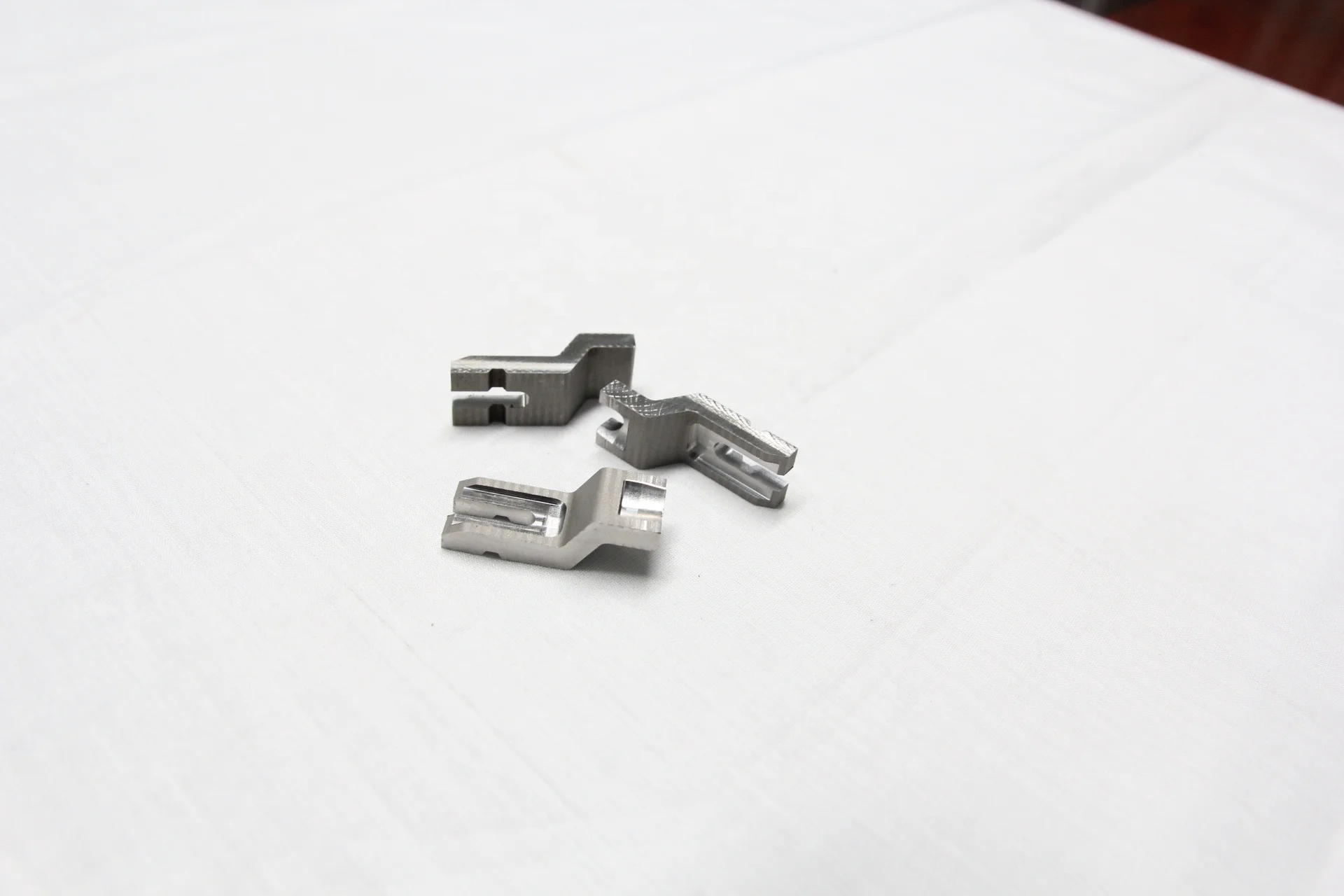 Precision Custom CNC Machining Services for Metal Aluminum Components Factory Supplier Offers Lathe Turning Milling Broaches