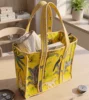 Jaune 16X16 pouces