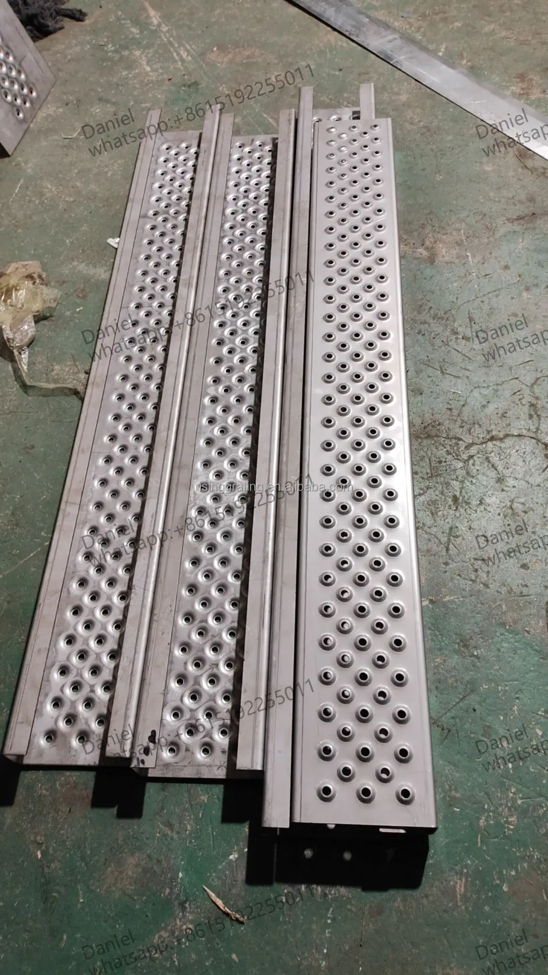 Perforated Safety Grate Ladder Rungs - Durable & Anti-slip