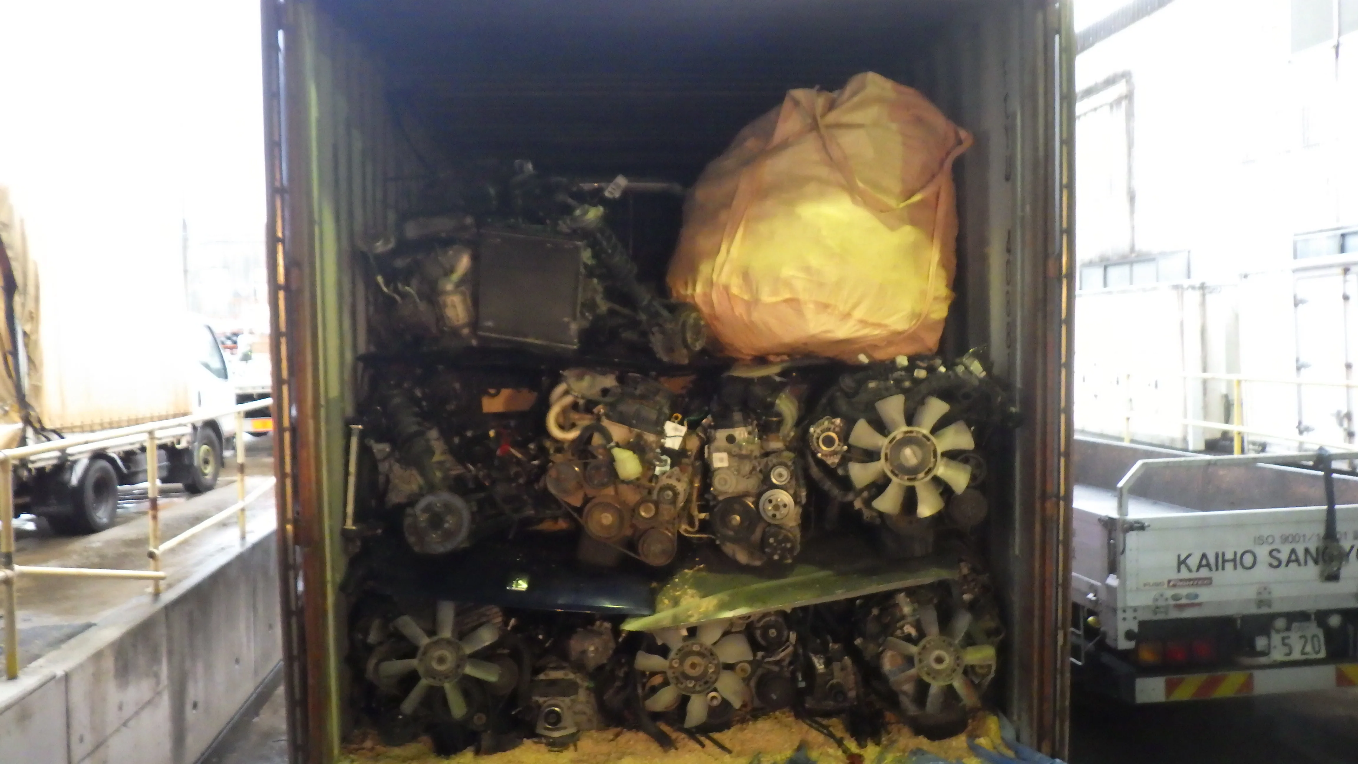 Container Load Used Engine Japan Used Car Parts