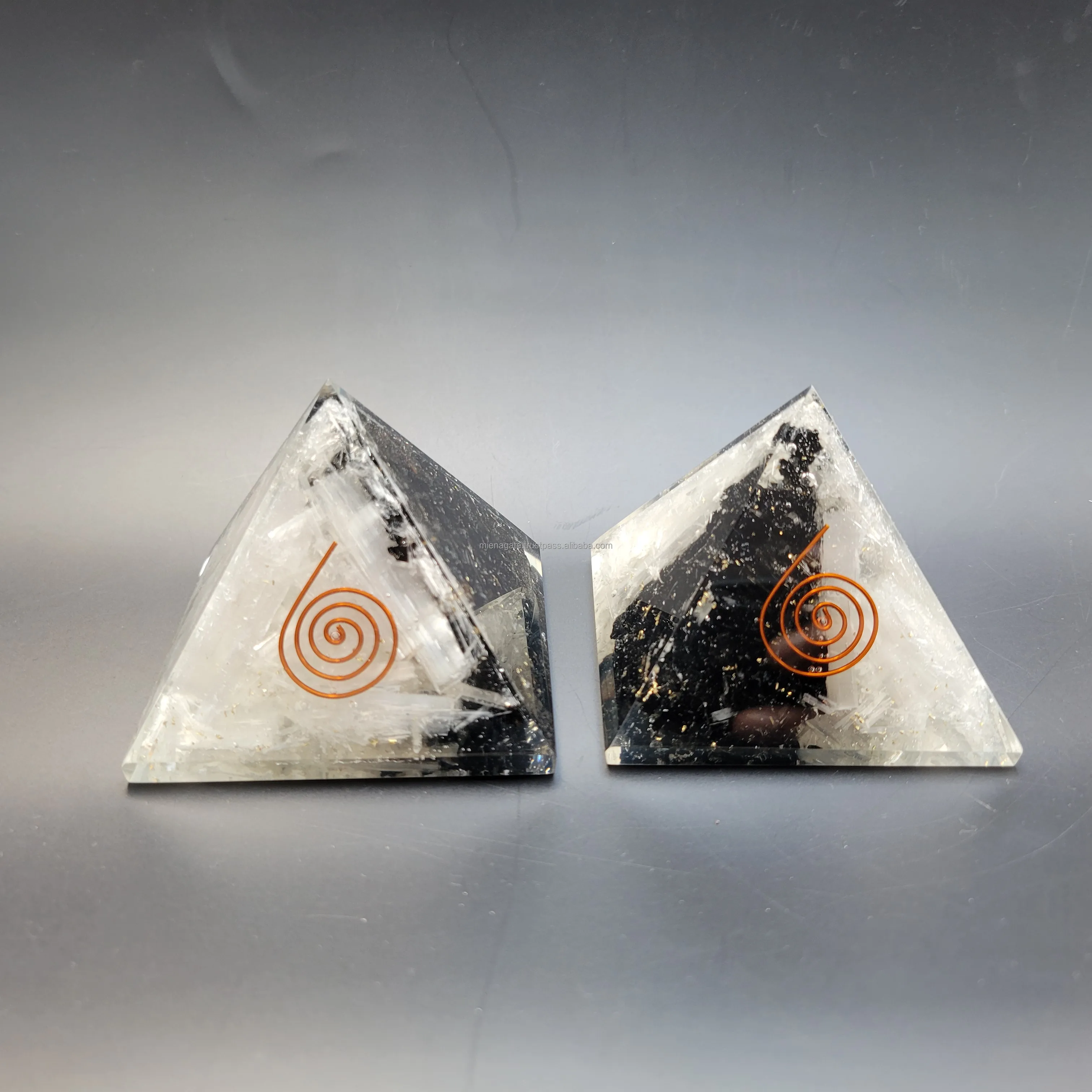 New Arrival Vertical Split Black Tourmaline Selenite Orgone Pyramid Crystal Healing Gemstones Wholesale Orgonite Reiki Pyramid