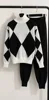 Black / White