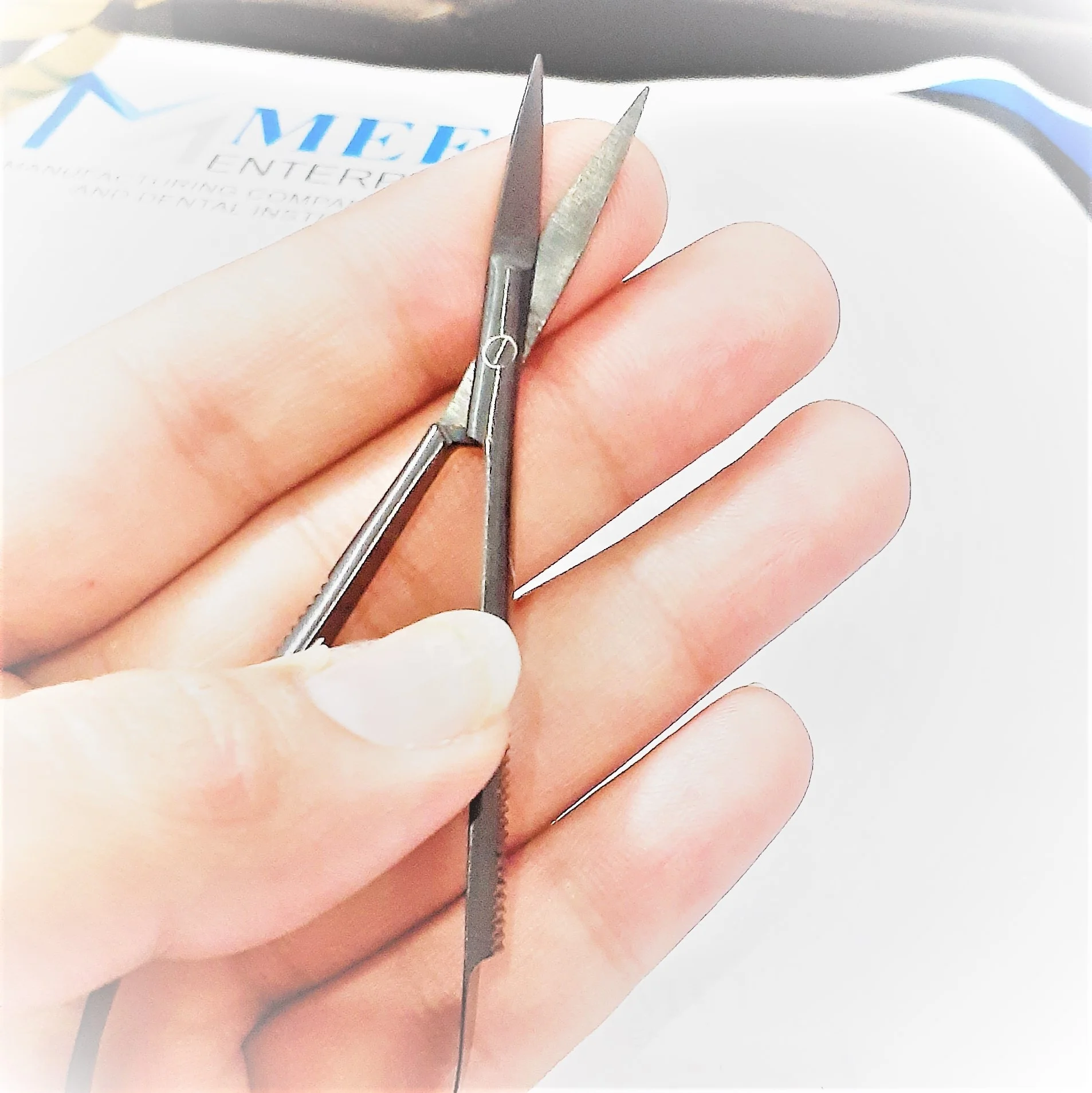 Высококачественные ножницы из нержавеющей стали с острыми наконечниками для бровей