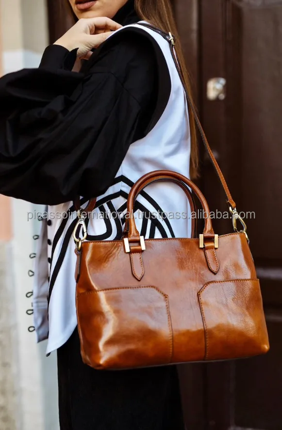 Luxury Solid Pattern Eye Catching Design Hot Selling Good Quality Women's Genuine Leather Fashionable Shoulder Tote Handbag