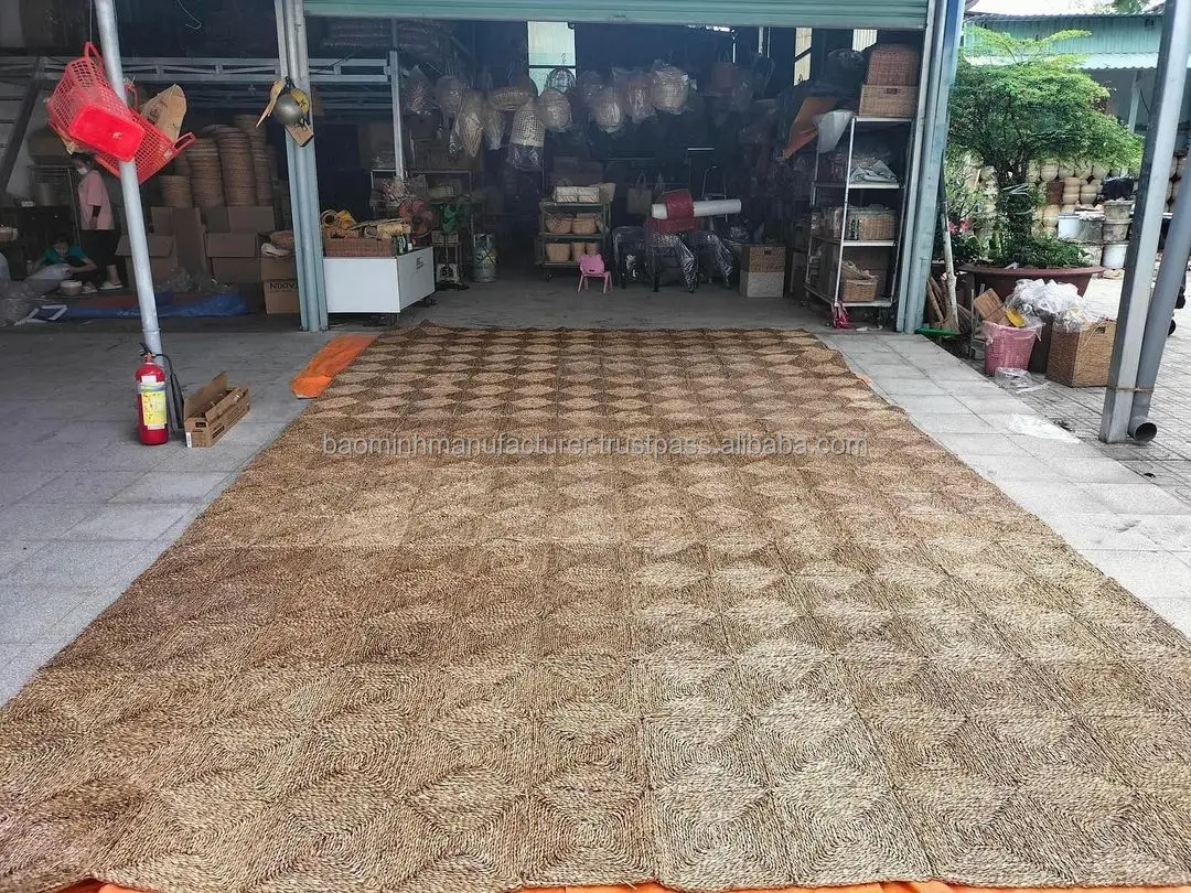 Photo inspiration: Handmade Water Hyacinth And Seagrass Carpets For All Spaces Photo Inspiration
