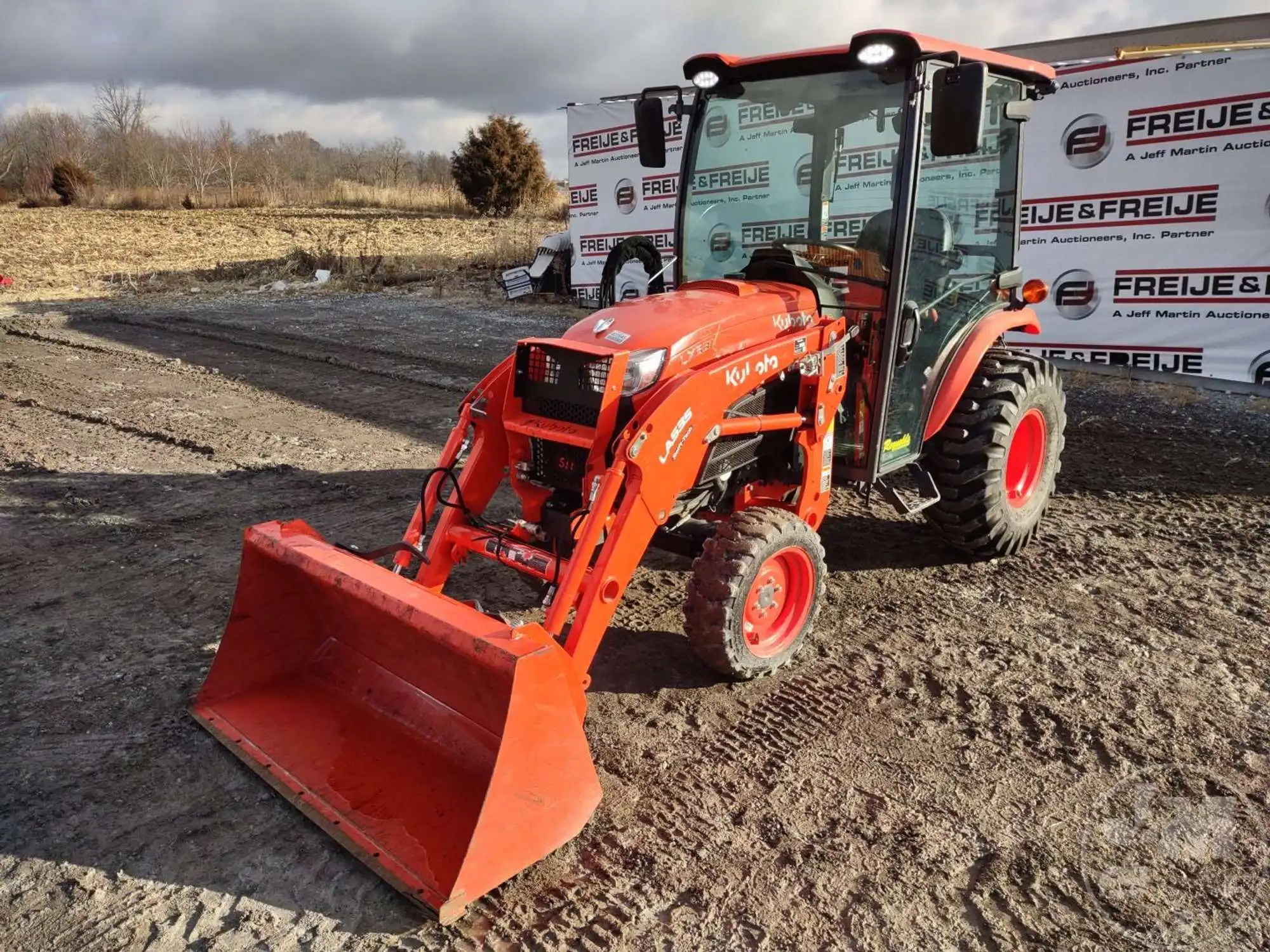 Hot sales Kubota compact tractor for sale easy to handle and efficient for garden orchards and small farms strong engine smooth
