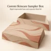 beige arena / terracota con líneas onduladas fluidas