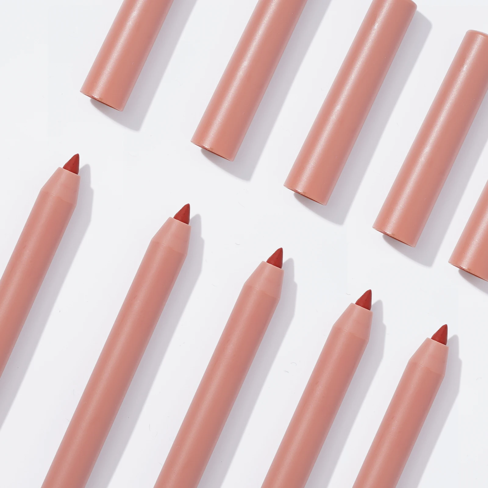 Трансферируемый карандаш для губ с индивидуальным логотипом гладкая черная помада Выдвижной OEM