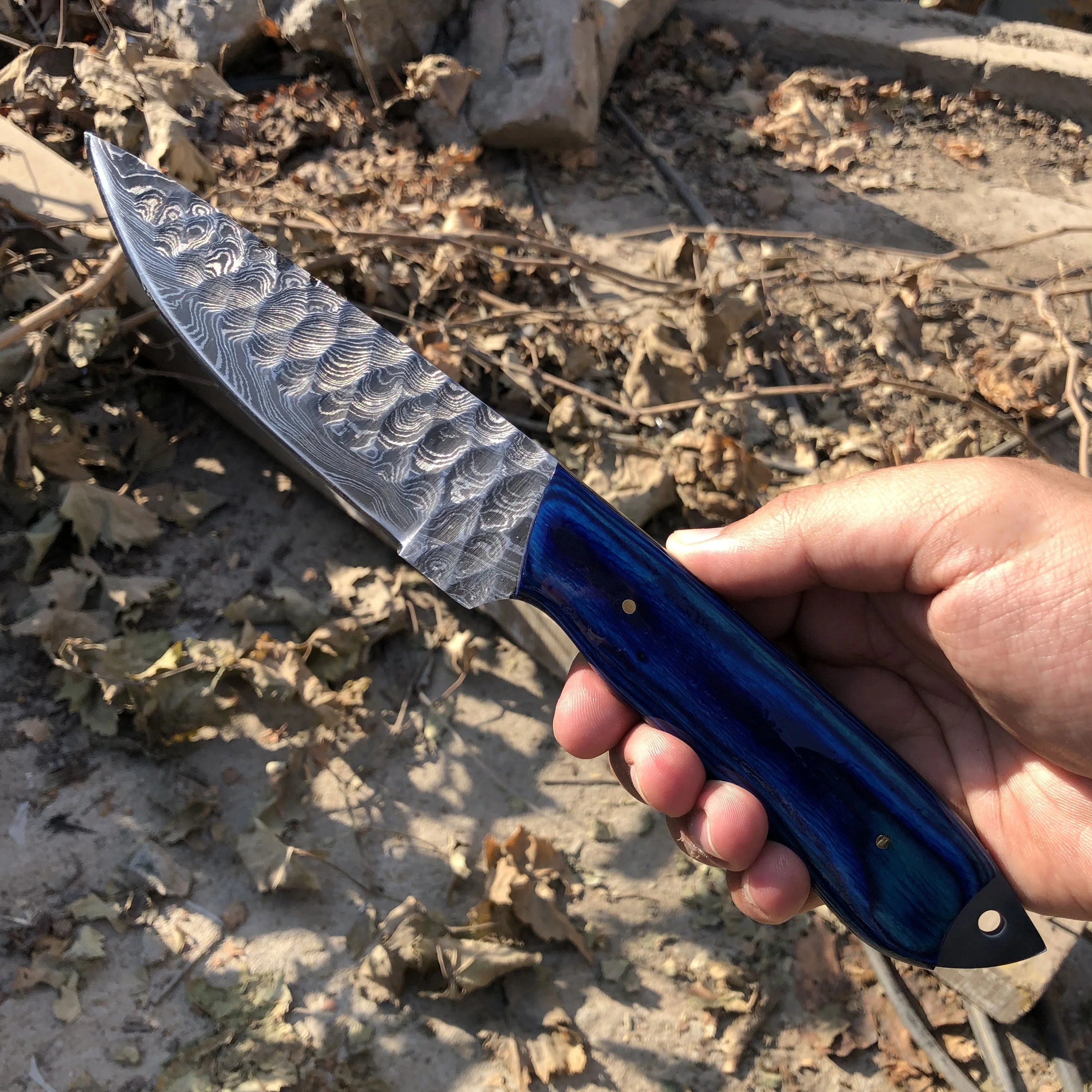 Fixed blade Hunting Knife Handmade forged Damascus Steel camping knife blade