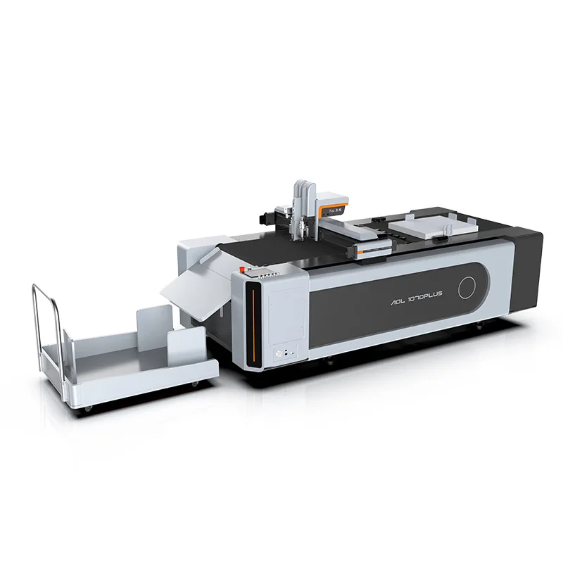 Paper Cutter With Oscillating Tool and Creasing Wheel Tool to Cut Corrugated Carton Box