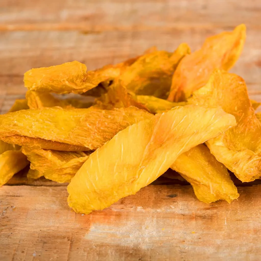 Надо ли мыть сушеное манго. Полезно ли сушеное манго из вьетнама. Кусочки манго. Манго сушеное натуральное. Сушеное манго.