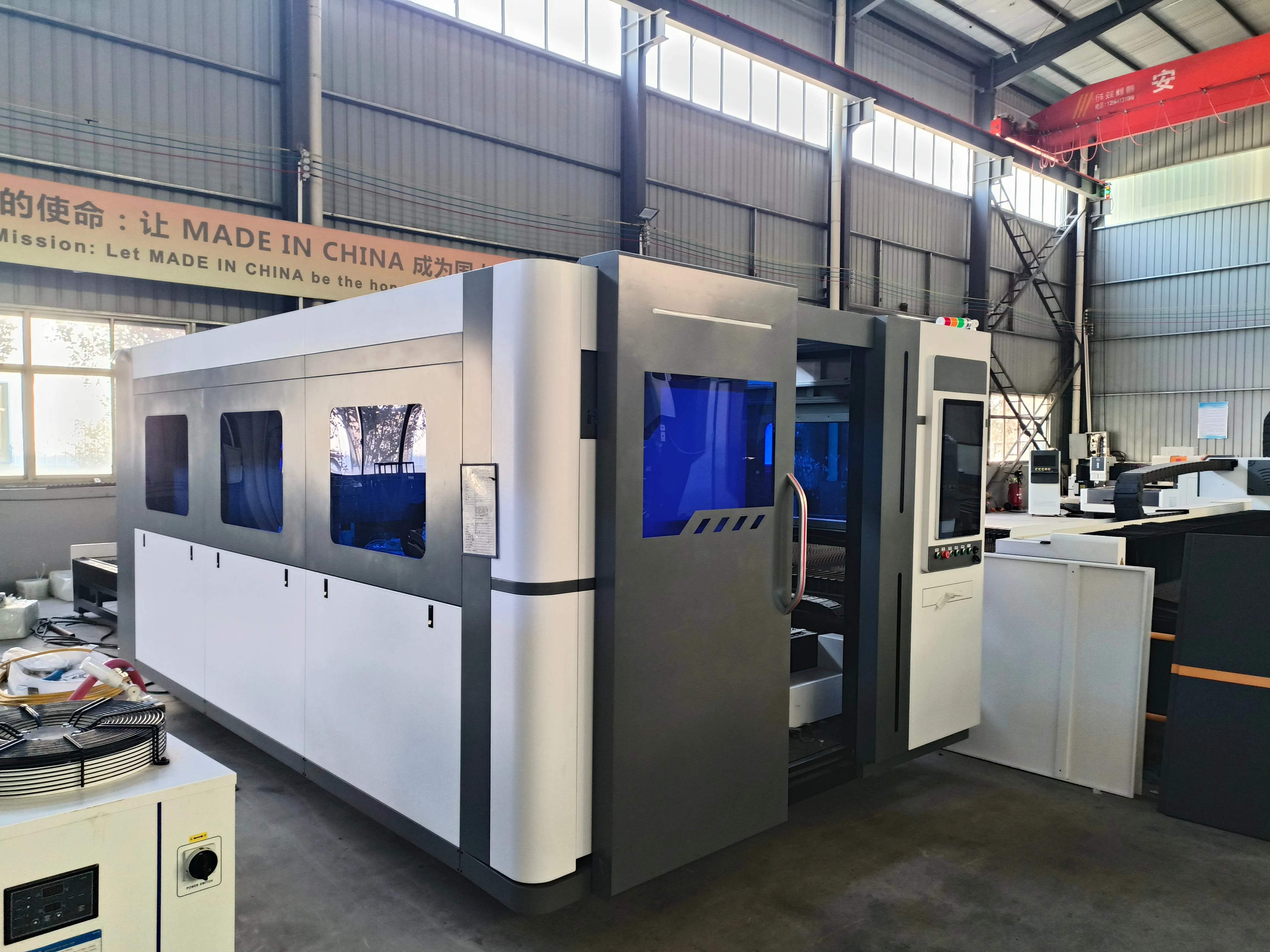 Fully Enclosed Dual Exchange Shuttle Table