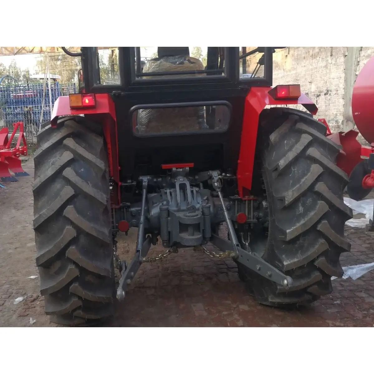 High Performance Massey Ferguson tractor MF 385 4WD 85 HP with Front Weights and Drawbar for African Terrain