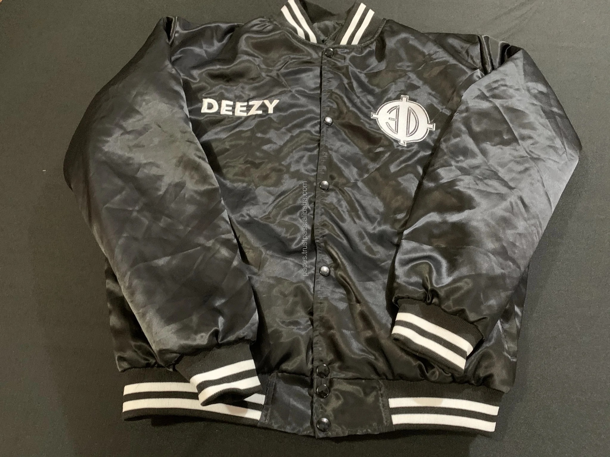 Veste Personnalisée Enfants Style Varsity/Baseball - Avec Initiales Sur Le Devant, Manches Contrastées - Plusieurs Tailles Et Couleurs