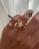 สีขาว