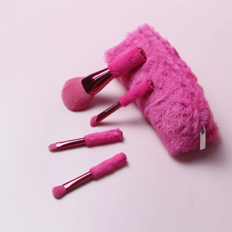 Cute 4-piece brush set, the best choice for rose lovers